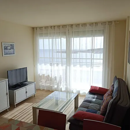In Riells With Beachfront Views شقة *