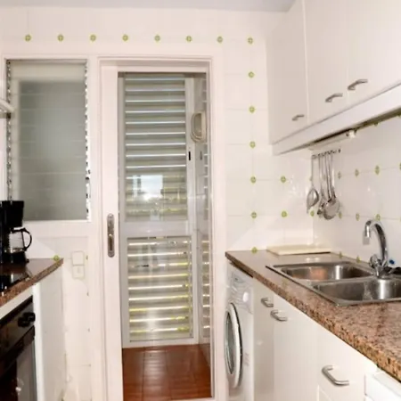 In Riells With Beachfront Views Appartement