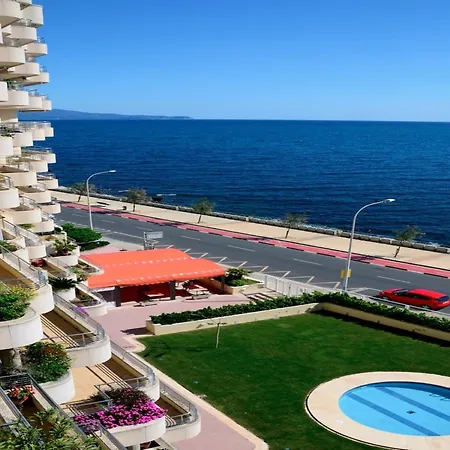 In Riells With Beachfront Views Appartement L' Escala