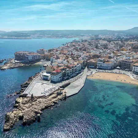Appartement In Riells With Beachfront Views *